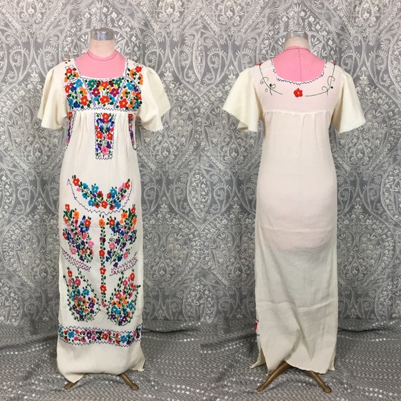 Vintage Dresses & Skirts - Vintage Oaxacan Embroidered Mexican Dress